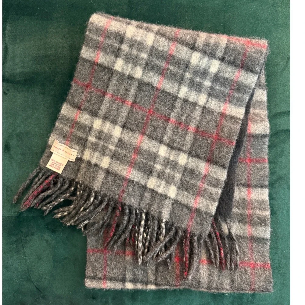 Target 100% Cashmere Scarf Grey Red Plaid Fringe RN 17730 VN 1120400
